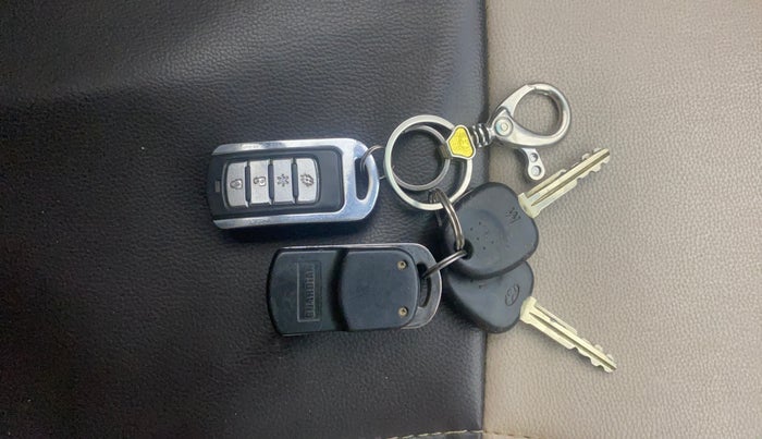 2016 Hyundai i10 MAGNA 1.1, Petrol, Manual, 53,631 km, Key Close Up