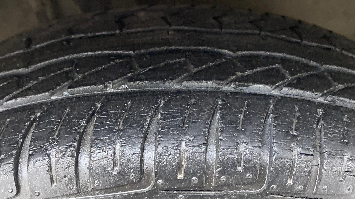 2012 Maruti Alto K10 VXI P, Petrol, Manual, 34,579 km, Right Front Tyre Tread