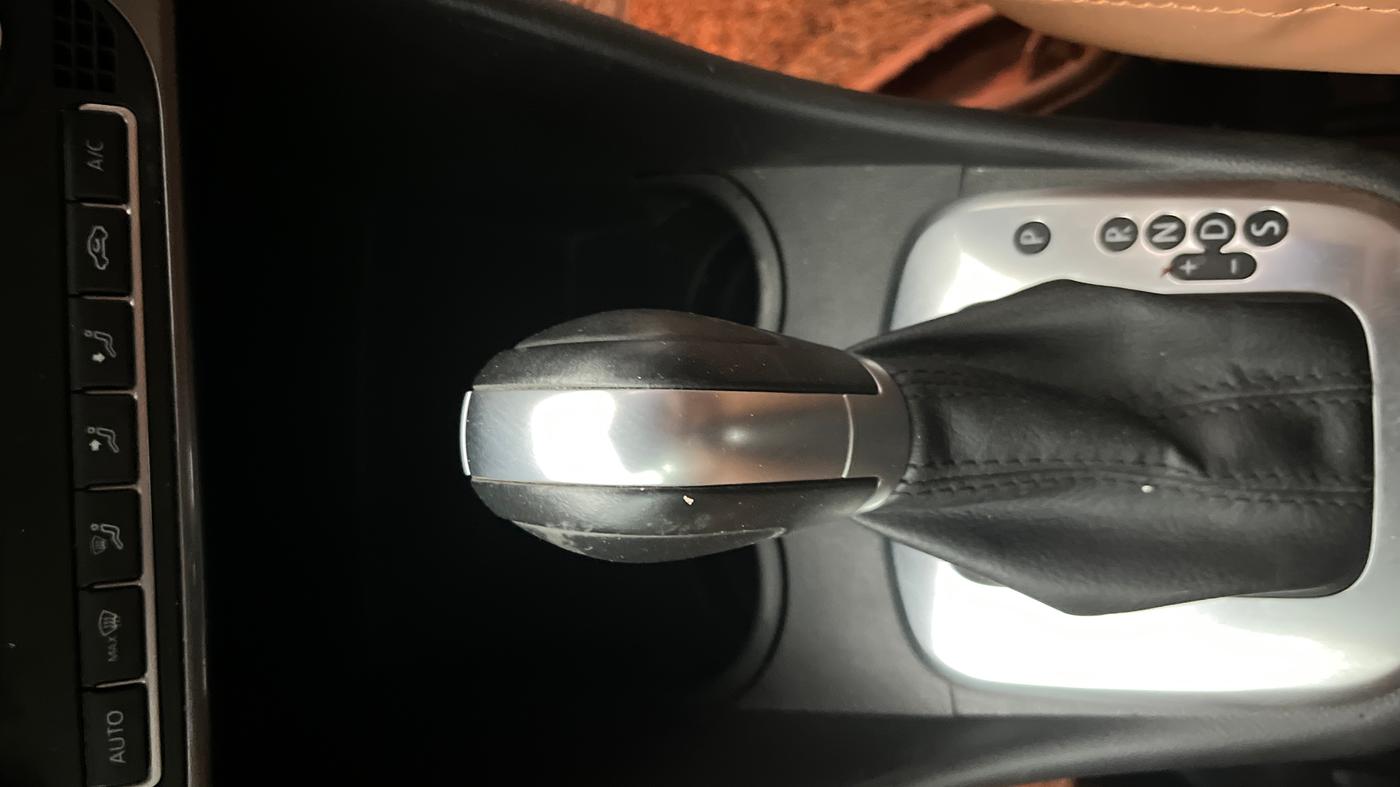 2021 Volkswagen Polo HIGHLINE PLUS 1.0L TSI AT, Petrol, Automatic, 17,662 km, Gear Lever
