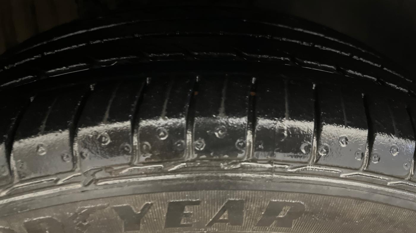 2021 Volkswagen Polo HIGHLINE PLUS 1.0L TSI AT, Petrol, Automatic, 17,662 km, Right Front Tyre Tread
