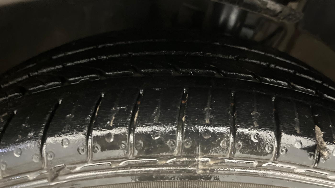 2021 Volkswagen Polo HIGHLINE PLUS 1.0L TSI AT, Petrol, Automatic, 17,662 km, Left Front Tyre Tread