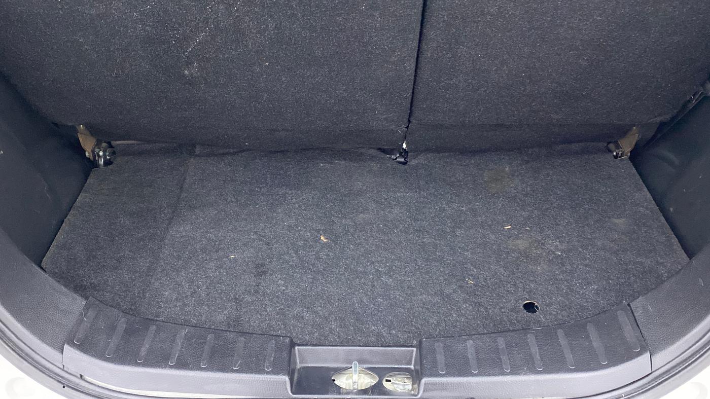 2016 Maruti Wagon R 1.0 VXI AMT, Petrol, Automatic, 62,139 km, Boot Inside
