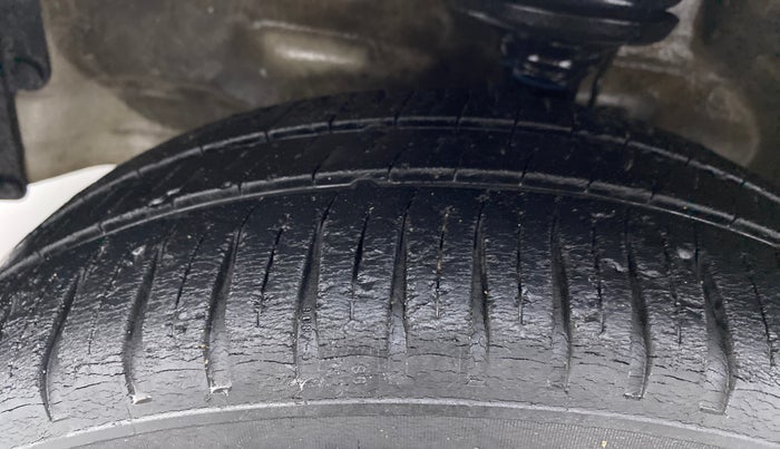 2016 Maruti Wagon R 1.0 VXI AMT, Petrol, Automatic, 62,139 km, Left Front Tyre Tread