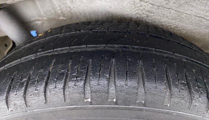 2016 Maruti Wagon R 1.0 VXI AMT, Petrol, Automatic, 62,139 km, Right Rear Tyre Tread