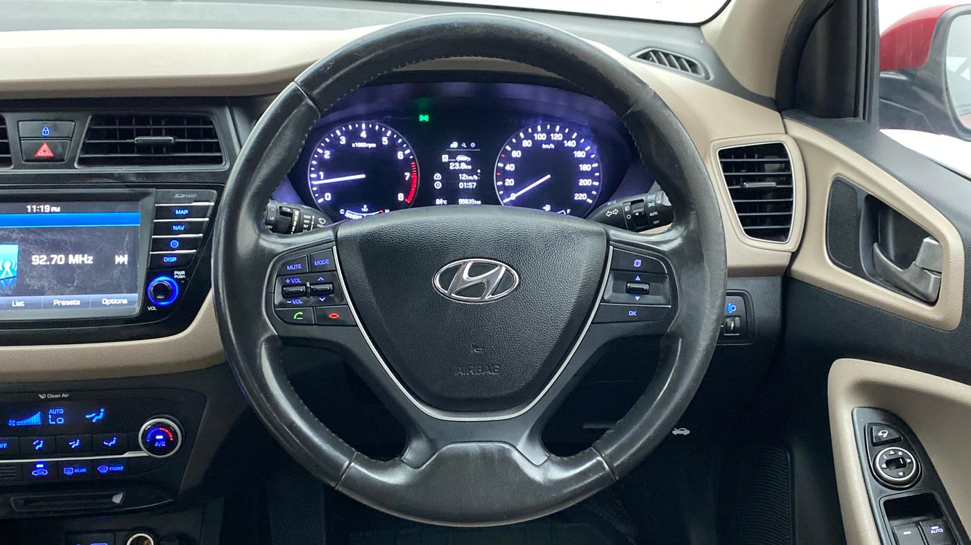 2016 Hyundai Elite i20 ASTA 1.2 (O), Petrol, Manual, 55,703 km, Steering Wheel Close Up