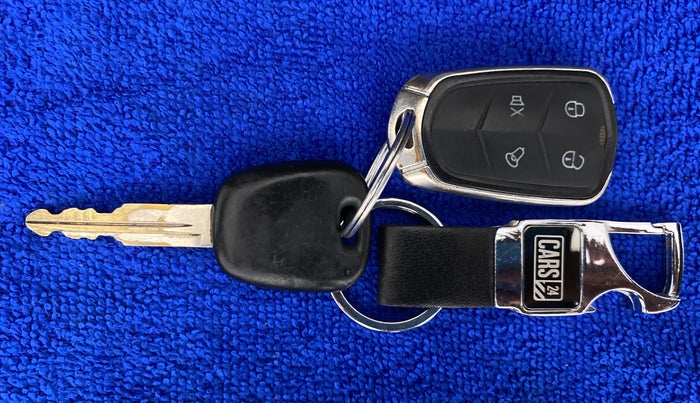 2019 Maruti Alto LXI CNG, CNG, Manual, 75,289 km, Key Close Up