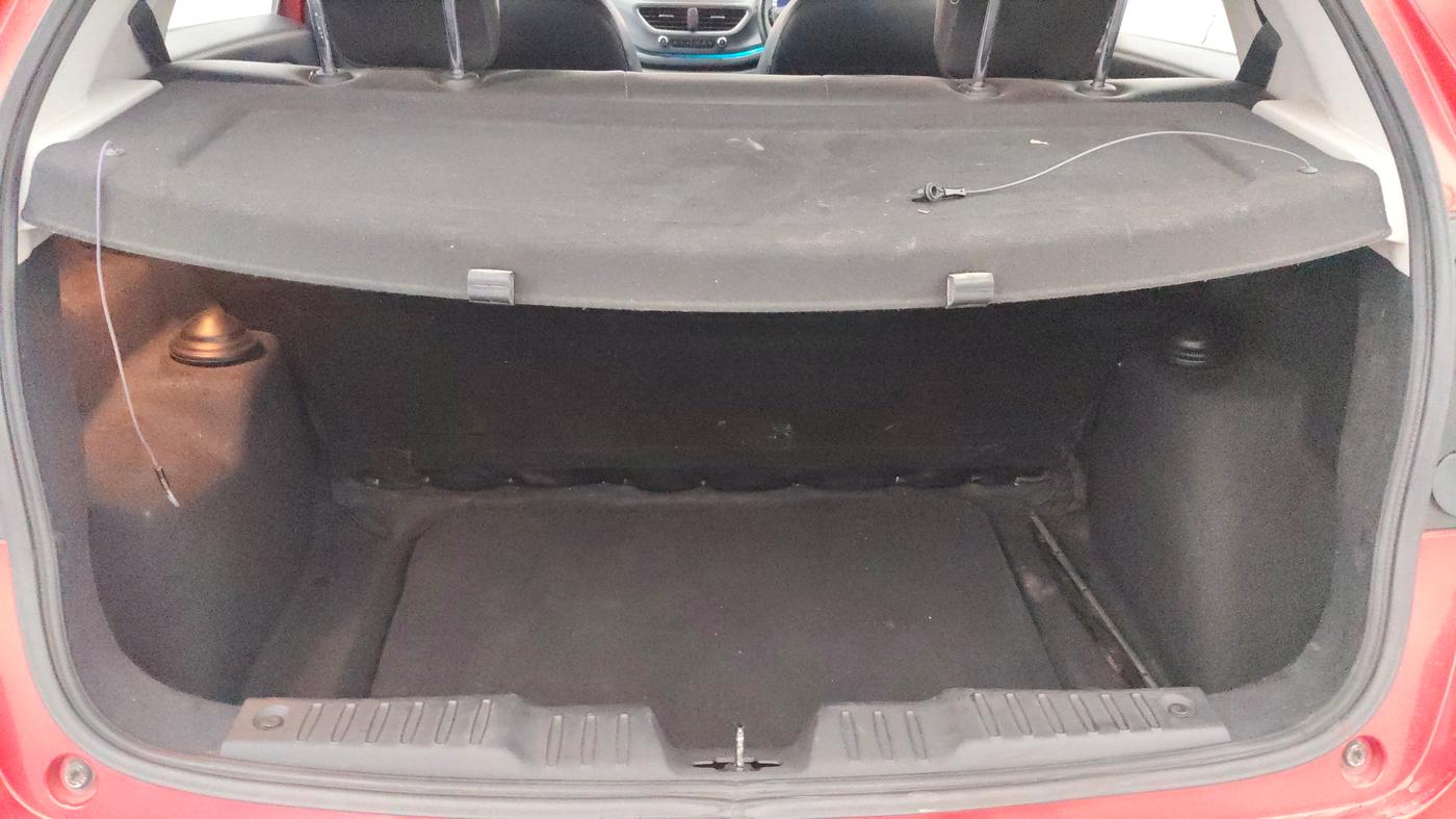 2020 Tata ALTROZ XZ PETROL, Petrol, Manual, 1,33,657 km, Boot Inside