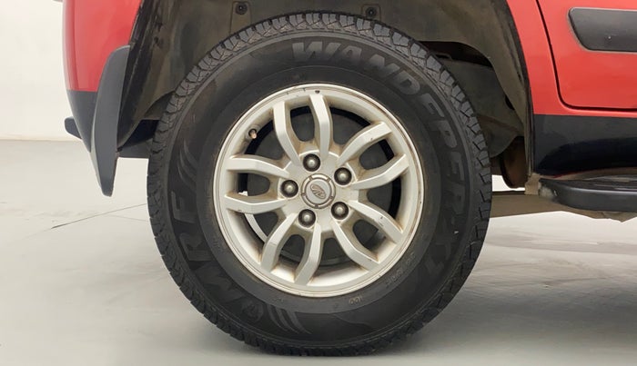 2017 Mahindra TUV300 T8, Diesel, Manual, 66,145 km, Right Rear Wheel