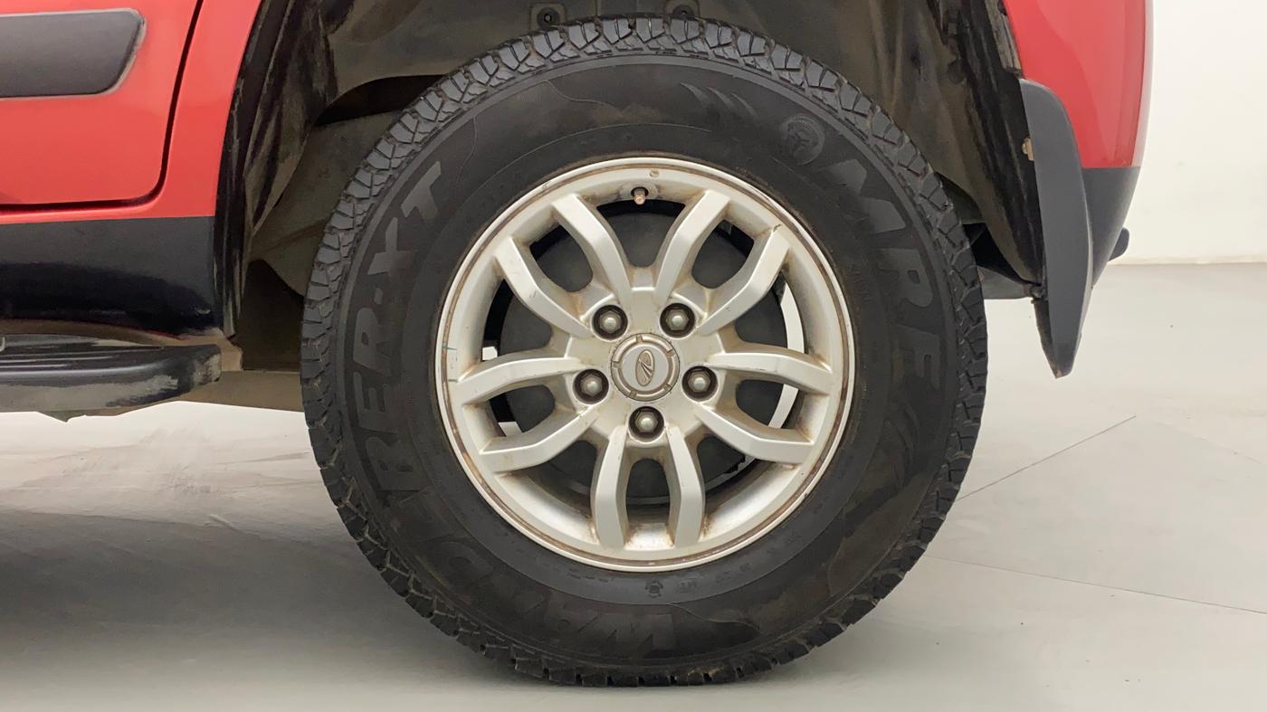 2017 Mahindra TUV300 T8, Diesel, Manual, 66,145 km, Left Rear Wheel