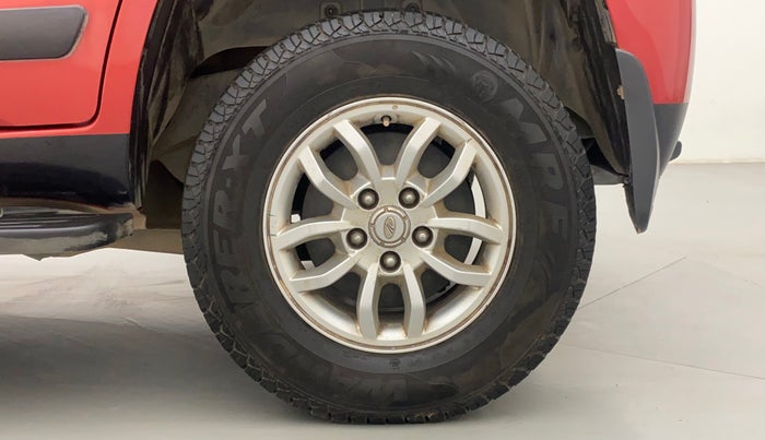 2017 Mahindra TUV300 T8, Diesel, Manual, 66,145 km, Left Rear Wheel