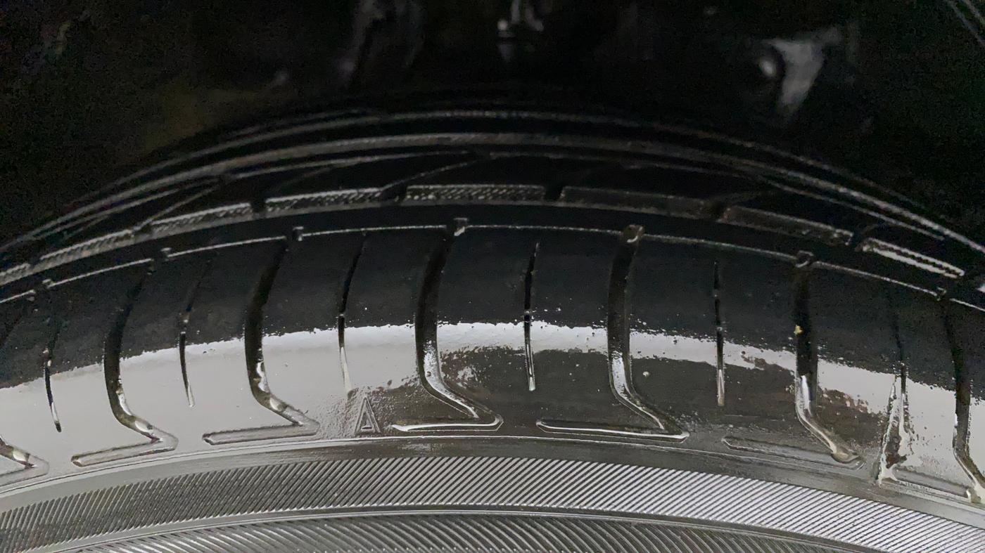 2017 Honda WR-V 1.2L I-VTEC VX MT, Petrol, Manual, 1,04,509 km, Right Front Tyre Tread