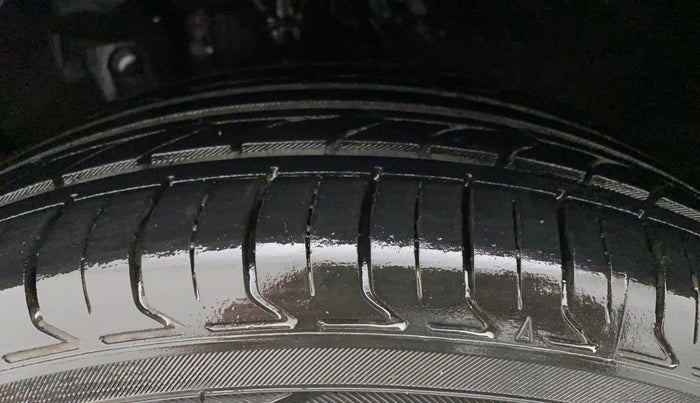 2017 Honda WR-V 1.2L I-VTEC VX MT, Petrol, Manual, 1,04,509 km, Left Front Tyre Tread
