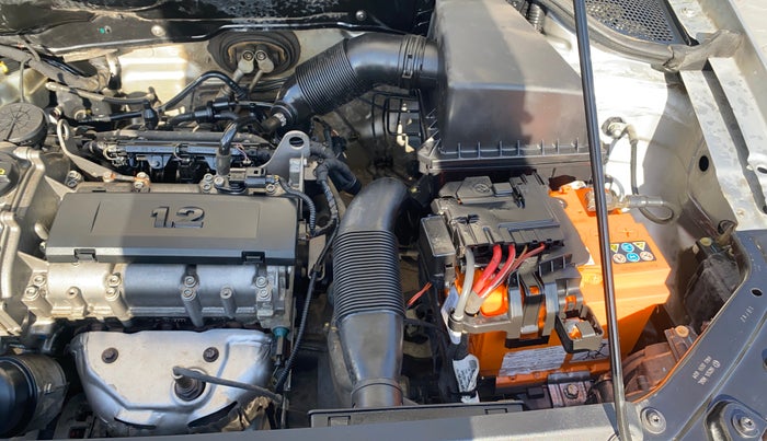 2017 Volkswagen Polo HIGHLINE1.2L, Petrol, Manual, 65,838 km, Engine View - Left