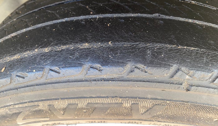 2017 Volkswagen Polo HIGHLINE1.2L, Petrol, Manual, 65,838 km, Right Rear Tyre Tread