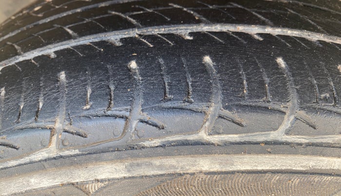 2017 Volkswagen Polo HIGHLINE1.2L, Petrol, Manual, 65,838 km, Left Rear Tyre Tread