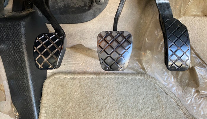 2017 Volkswagen Polo HIGHLINE1.2L, Petrol, Manual, 65,838 km, Pedals