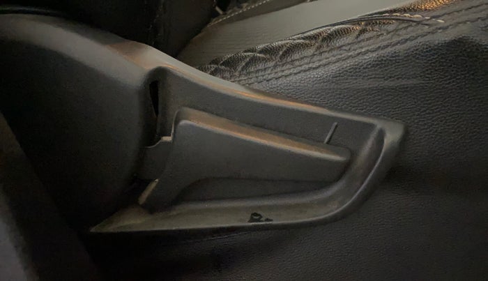 2021 Maruti S PRESSO VXI (O) CNG, CNG, Manual, 35,921 km, Driver Side Adjustment Panel