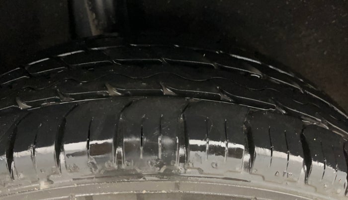 2017 Maruti Baleno DELTA PETROL 1.2, Petrol, Manual, 74,384 km, Right Rear Tyre Tread