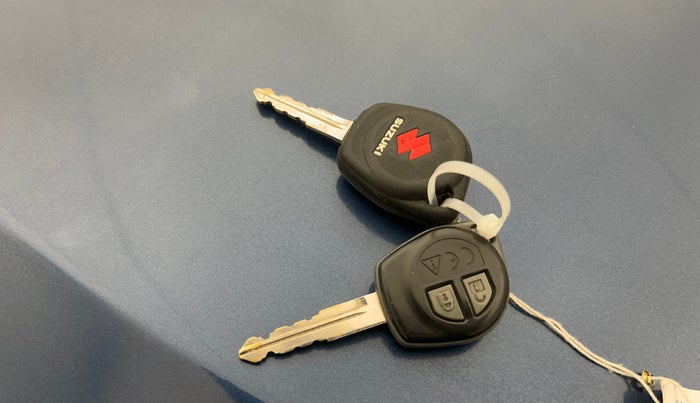 2017 Maruti Baleno DELTA PETROL 1.2, Petrol, Manual, 74,384 km, Key Close Up