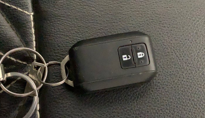 2020 Maruti Baleno ZETA PETROL 1.2, Petrol, Manual, 29,831 km, Key Close Up