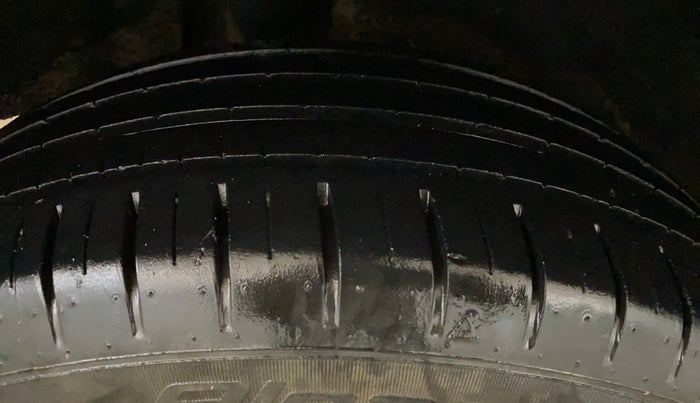 2020 Maruti Baleno ZETA PETROL 1.2, Petrol, Manual, 29,831 km, Right Rear Tyre Tread