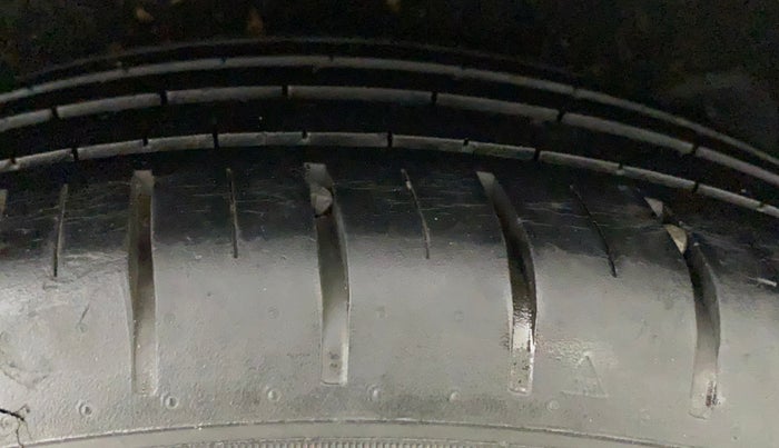 2017 Maruti Baleno ZETA CVT PETROL 1.2, Petrol, Automatic, 33,968 km, Right Rear Tyre Tread