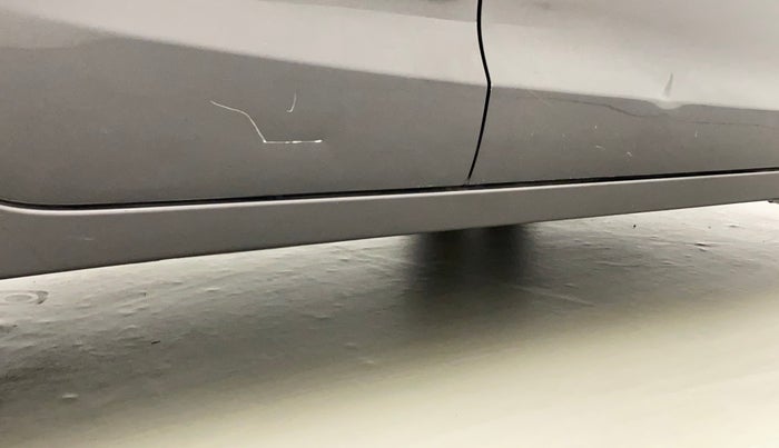 2017 Maruti Baleno ZETA CVT PETROL 1.2, Petrol, Automatic, 33,968 km, Right running board - Minor scratches