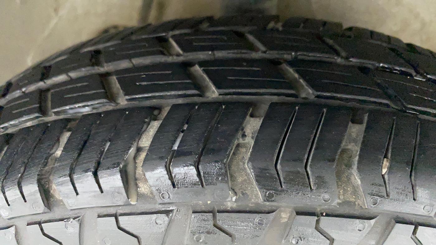 2019 Maruti Alto 800 LXI, Petrol, Manual, 8,474 km, Right Front Tyre Tread