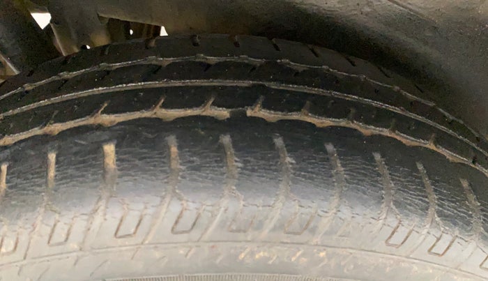 2011 Maruti Wagon R 1.0 VXI, Petrol, Manual, 48,082 km, Right Rear Tyre Tread