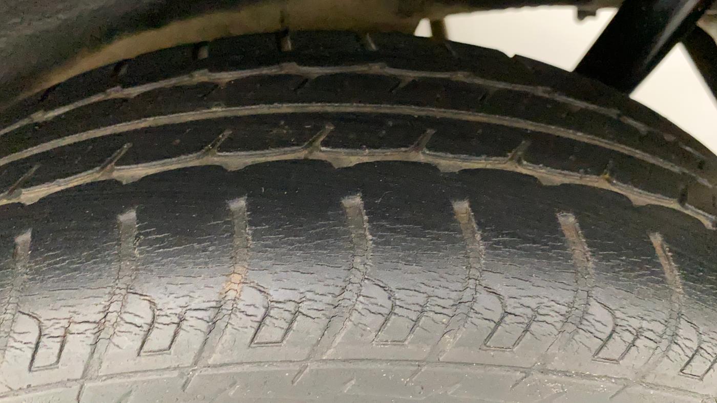 2011 Maruti Wagon R 1.0 VXI, Petrol, Manual, 48,082 km, Left Rear Tyre Tread