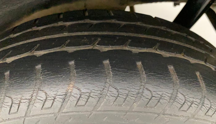 2011 Maruti Wagon R 1.0 VXI, Petrol, Manual, 48,082 km, Left Rear Tyre Tread