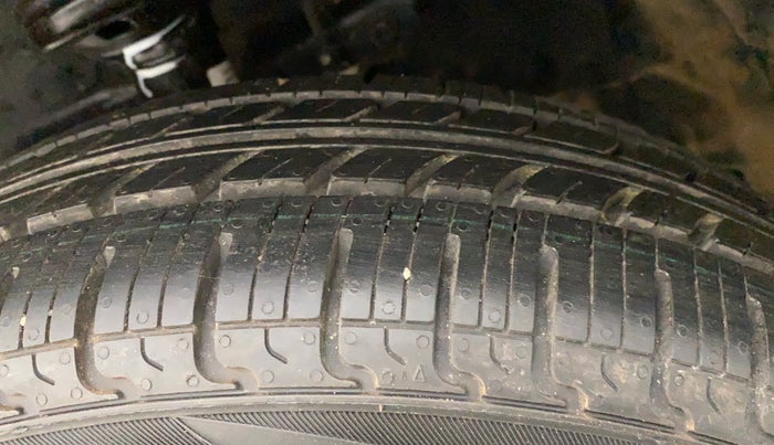2011 Maruti Wagon R 1.0 VXI, Petrol, Manual, 48,082 km, Left Front Tyre Tread