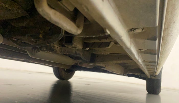 2015 Maruti Swift VXI, Petrol, Manual, 65,318 km, Right Side Underbody