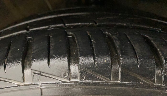 2022 Hyundai NEW SANTRO SPORTZ EXECUTIVE MT CNG, CNG, Manual, 38,730 km, Right Front Tyre Tread