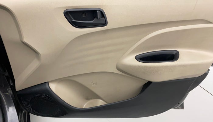 2022 Hyundai NEW SANTRO SPORTZ EXECUTIVE MT CNG, CNG, Manual, 38,730 km, Driver Side Door Panels Control