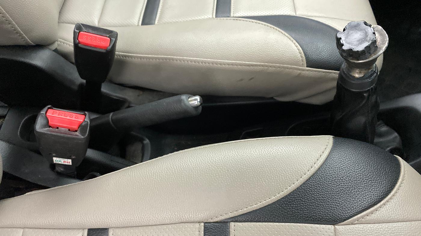2016 Maruti Wagon R 1.0 VXI, Petrol, Manual, 46,563 km, Gear Lever