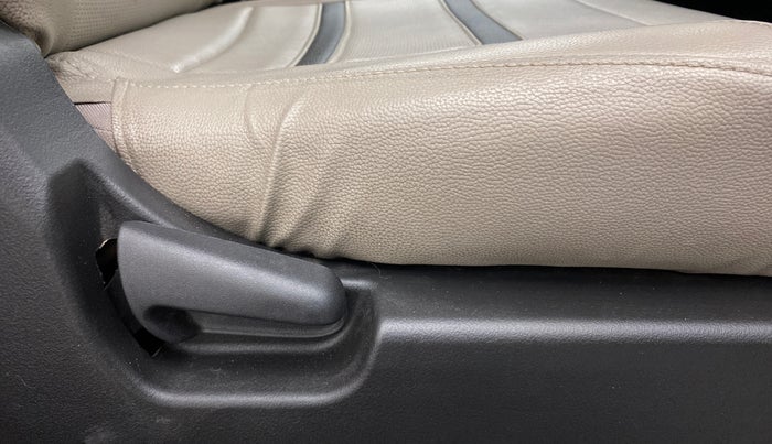 2016 Maruti Wagon R 1.0 VXI, Petrol, Manual, 46,563 km, Driver Side Adjustment Panel