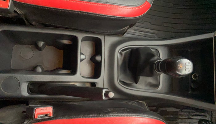 2021 Renault TRIBER RXL MT, Petrol, Manual, 97,073 km, Gear Lever