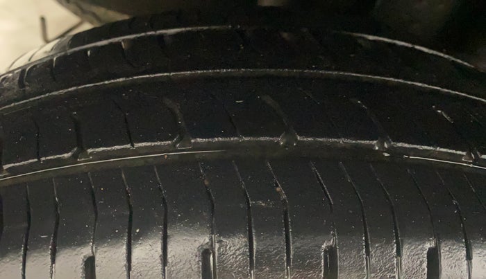 2021 Renault TRIBER RXL MT, Petrol, Manual, 97,073 km, Right Rear Tyre Tread