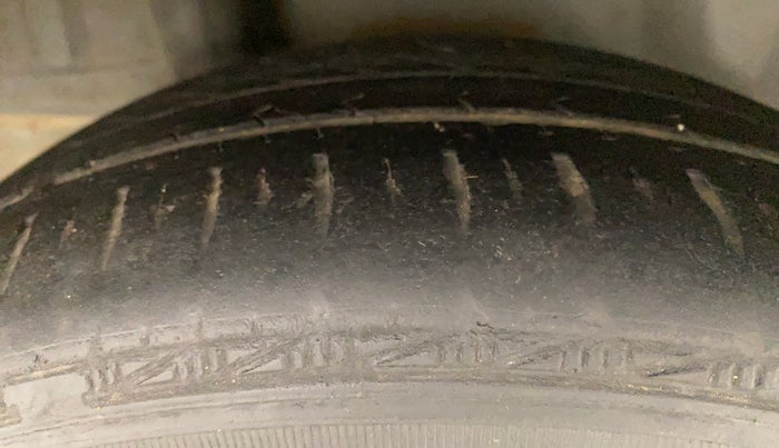 2018 Honda Brio S MT, Petrol, Manual, 43,457 km, Right Rear Tyre Tread