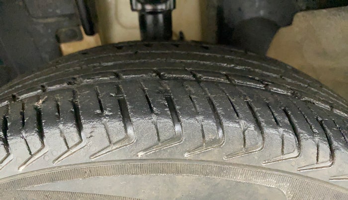 2019 Renault Kwid RXL, Petrol, Manual, 42,751 km, Left Front Tyre Tread