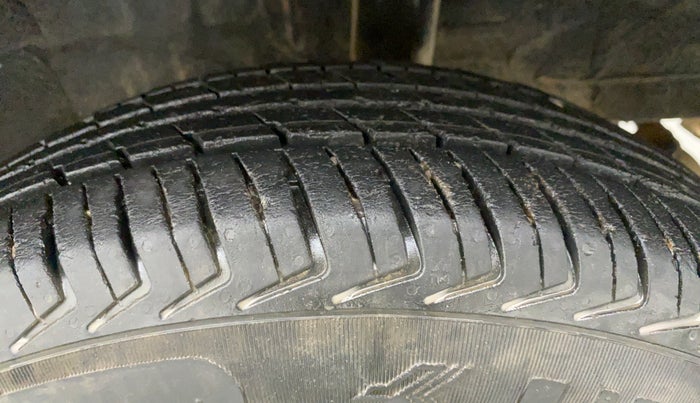 2019 Renault Kwid RXL, Petrol, Manual, 42,751 km, Left Rear Tyre Tread