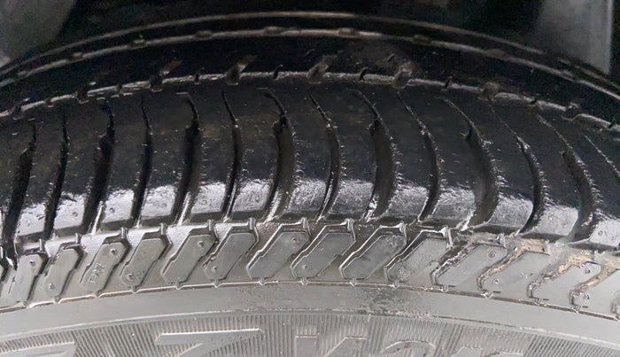 2016 Ford Figo Aspire 1.5 TITANIUM AT PETROL, Petrol, Automatic, 27,024 km, Left Rear Tyre Tread