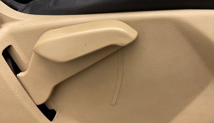 2016 Ford Figo Aspire 1.5 TITANIUM AT PETROL, Petrol, Automatic, 27,024 km, Driver Side Adjustment Panel