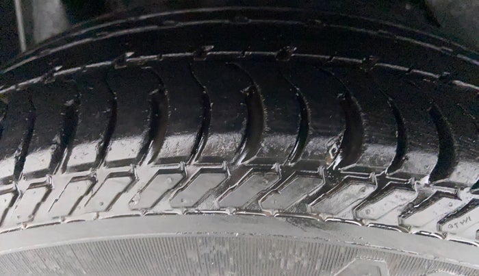 2016 Ford Figo Aspire 1.5 TITANIUM AT PETROL, Petrol, Automatic, 27,024 km, Right Rear Tyre Tread