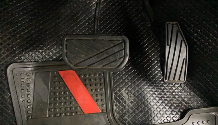 2019 Maruti Swift ZDI PLUS AMT, Diesel, Automatic, 31,008 km, Pedals