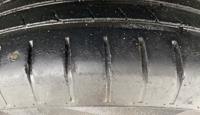 2019 Maruti Swift ZDI PLUS AMT, Diesel, Automatic, 31,008 km, Left Rear Tyre Tread