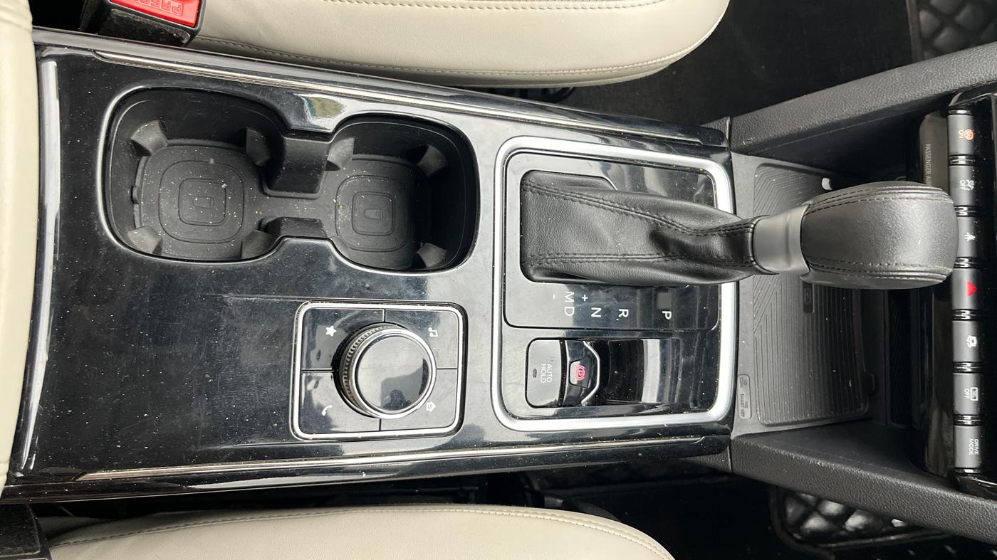2024 Mahindra XUV700 AX 7 LUXURY D AT 7 STR, Diesel, Automatic, 61,742 km, Gear Lever