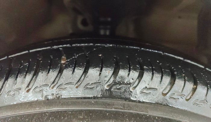 2018 Maruti Celerio VXI AMT, Petrol, Automatic, 57,249 km, Right Front Tyre Tread