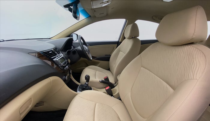 2013 Hyundai Verna FLUIDIC 1.6 SX VTVT, Petrol, Manual, 52,704 km, Right Side Front Door Cabin
